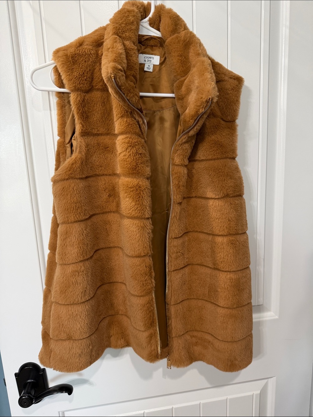 crown & ivy Caramel Faux Fur Sleeveless Vest